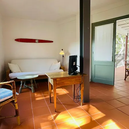 T3 - Charming Seaside Escape With Stunning Views Apartment