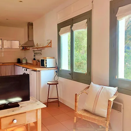 Apartment T3 - Charming Seaside Escape With Stunning Views Tamariu