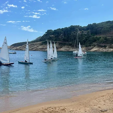T3 - Charming Seaside Escape With Stunning Views *
